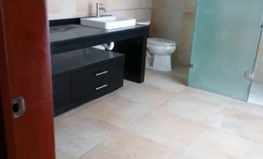 PRECIOSA CASA REMODELADA EN VENTA LOMAS DEL SEMINARIO