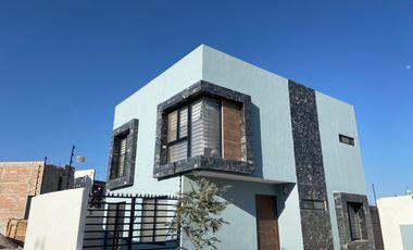 Casa en Renta en condominio Fraccionamiento Carlota Residencial
