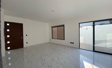 Casa en Renta en condominio Fraccionamiento Carlota Residencial
