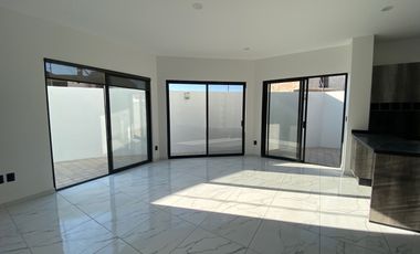 Casa en Renta en condominio Fraccionamiento Carlota Residencial