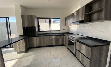 Casa en Renta en condominio Fraccionamiento Carlota Residencial