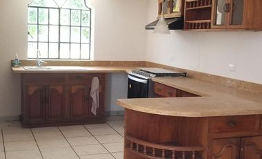 EXCELENTE CASA CONDOMINIO CUMBRES, RESIDENCIAL GUADALUPE