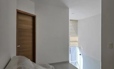Se vende casa en Solares