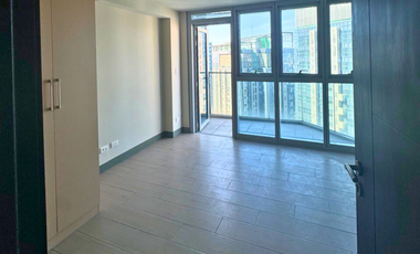 1 Bedroom PENTHOUSE FOR SALE in Uptown Parksuites Tower 2 BGC near International School Manila