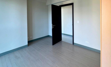 1 Bedroom PENTHOUSE FOR SALE in Uptown Parksuites Tower 2 BGC near International School Manila