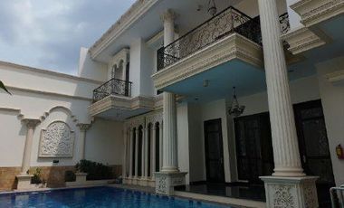 Rumah Villa Bukit Regency Pakuwon Indah  Furnish Mewah Ada kolam renang