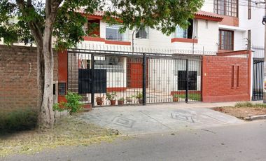 🏡 ¡CASA IDEAL PARA FAMILIAS GRANDES EN LA MOLINA! 3 DEPARTAMENTOS EN 1 🏡✨