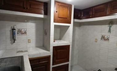 Casa ampliada de 2 recámaras en El Coyol, a media cuadra de J B Lobos