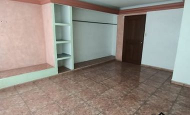 Casa ampliada de 2 recámaras en El Coyol, a media cuadra de J B Lobos