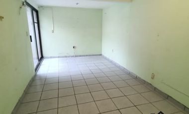 Casa ampliada de 2 recámaras en El Coyol, a media cuadra de J B Lobos