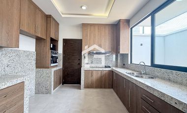 Casa por Estrenar en Venta en Portal del Río, Machala