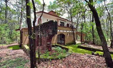 Venta de casa en exclusivo Fraccionamiento Reserva de los Encinos Teuchitlan   $9,500,000