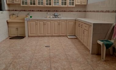 ¡Ubicadisima! Vendo Casa en Av Cutervo - Ica