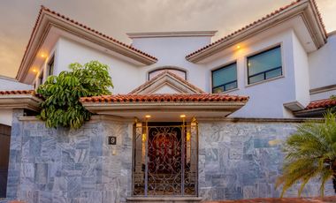 Espectacular Casa en Venta en La Concepción Zavaleta