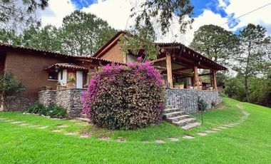 Se venden dos cabañas amuebladas en el Fraccionamiento Contry Club		$19,000,000