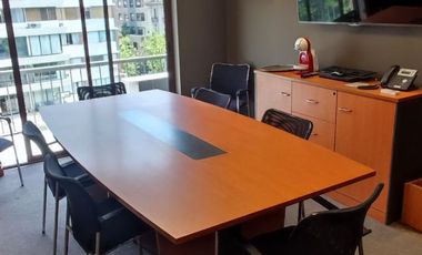 Oficina Remodelada en Venta – Providencia, a Pasos del Metro Los Leones
