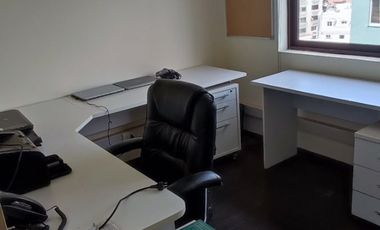 Oficina Remodelada en Venta – Providencia, a Pasos del Metro Los Leones