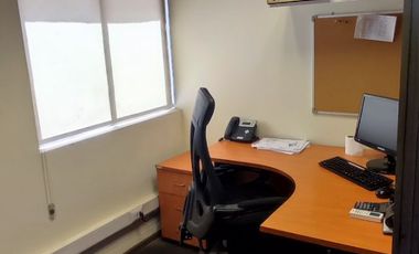 Oficina Remodelada en Venta – Providencia, a Pasos del Metro Los Leones