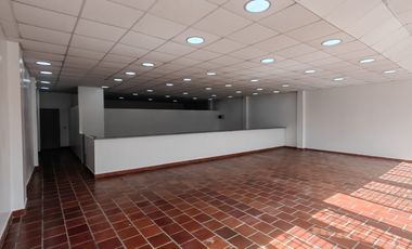 VENTA LOCAL ESQUINERO PATIOS
