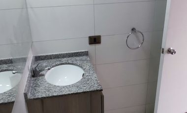 Departamento 1D/1B en Venta Semi Nuevo, Vista Despejada, a Pasos del Metro Hospitales