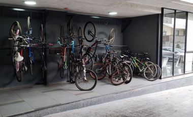 Departamento 1D/1B en Venta Semi Nuevo, Vista Despejada, a Pasos del Metro Hospitales