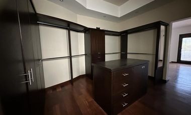 SE RENTA CASA EN LOS LAGOS