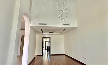 SE RENTA CASA EN LOS LAGOS
