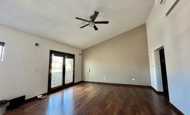 SE RENTA CASA EN LOS LAGOS