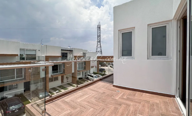 VENDO CASA PARQUE ESMERALDA