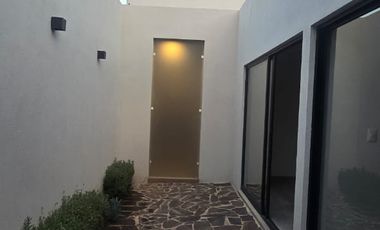 Hermosa Casa Nueva en Cañada del Refugio