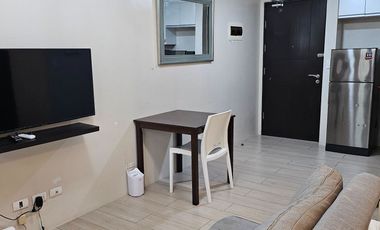 Newport Condo Unit + Parking - Only ₱6.5M! 81 Newport Boulevard, Pasay for Sale!