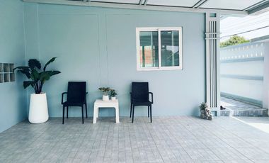 บ้านเดี่ยว  นนทบุรี  บางใหญ่  บางบัวทอง  ทำเลใกล้รถไฟฟ้า  หมู่บ้านบัวทอง 2 บ้าน 5 ห้องนอน 4 ห้องน้ำ สนใจ โทร 085-318-----