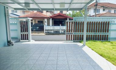 บ้านเดี่ยว  นนทบุรี  บางใหญ่  บางบัวทอง  ทำเลใกล้รถไฟฟ้า  หมู่บ้านบัวทอง 2 บ้าน 5 ห้องนอน 4 ห้องน้ำ สนใจ โทร 085-318-----