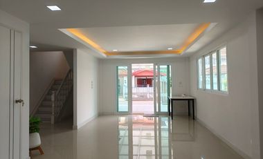 บ้านเดี่ยว  นนทบุรี  บางใหญ่  บางบัวทอง  ทำเลใกล้รถไฟฟ้า  หมู่บ้านบัวทอง 2 บ้าน 5 ห้องนอน 4 ห้องน้ำ สนใจ โทร 085-318-----