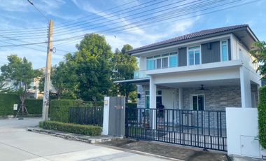 ด่วนขายถูก บ้านตกแต่งสวยเหมือนบ้านตัวอย่าง บิ้วท์อินทั้งหลัง พร้อมอยู่ หิ้วกระเป๋าเข้ามาอยู่ได้เลย ม.มัณฑนา ศรีนครินทร์-ร่มเกล้า ทำเลดี