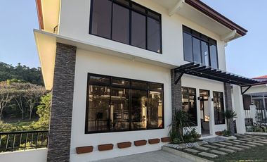FAIRWAY VIEW HOUSE AND LOT IN ANTIPOLO