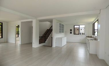 FAIRWAY VIEW HOUSE AND LOT IN ANTIPOLO