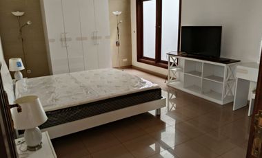 Rumah 2 Lantai Fully Furnished Dharmahusada Indah Surabaya