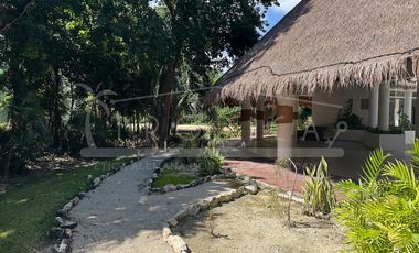 CASA SARA ¡Vive bajo el sol de Aldea Kaan en el corazón del paraíso!