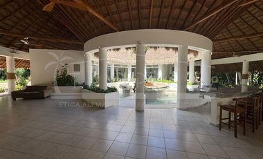 CASA SARA ¡Vive bajo el sol de Aldea Kaan en el corazón del paraíso!