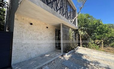 MODERNA CASA AMUEBLADA  CON ROOF TOP Y 4 RECAMARAS EN ALDEA KAAN PUERTO MORELOS