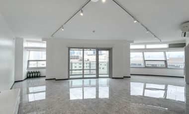 Spacious 3BR Unit - The Imperium at Capital Commons