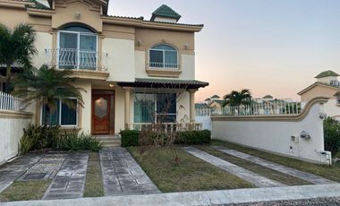 VENDO CASA EN LA JOYA RESIDENCIAL EN BOCA DEL RIO