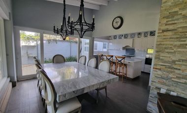 CASA EN RENTA EN EL CORAZON DE AVANDARO.