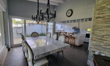 CASA EN RENTA EN EL CORAZON DE AVANDARO.