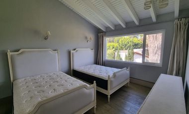 CASA EN RENTA EN EL CORAZON DE AVANDARO.