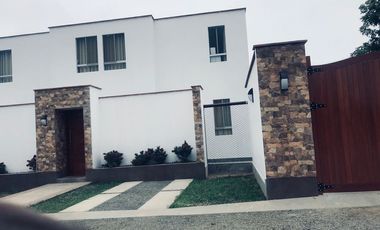 VENDO TERRENO DE PLAYA EN CONDOMINIO ALTO PARDERA ASIA
