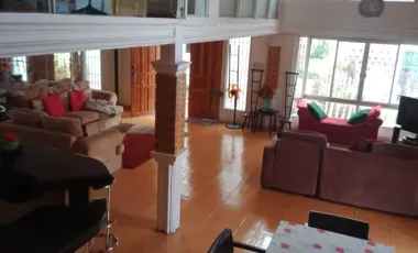 Main House and a Guest House both 2 Stories in Monterrazas Subd., Baguio Area