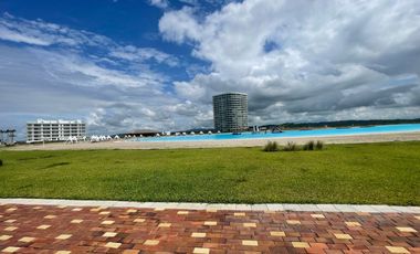 En venta exclusivo terreno frente a la laguna en Karibao, Playas