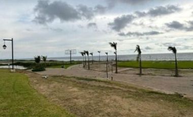 En venta exclusivo terreno frente a la laguna en Karibao, Playas